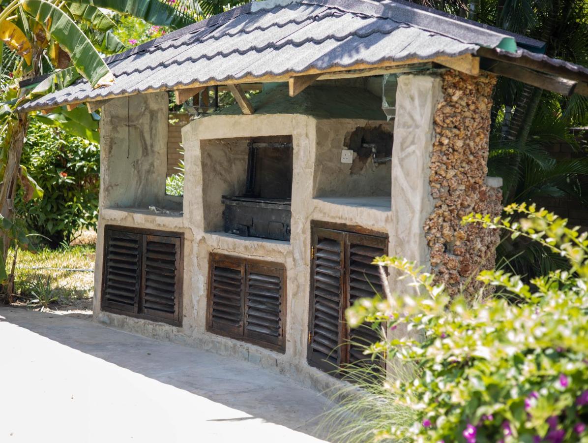Amani Paradise - Luxury Villas Playa de Diani Exterior foto